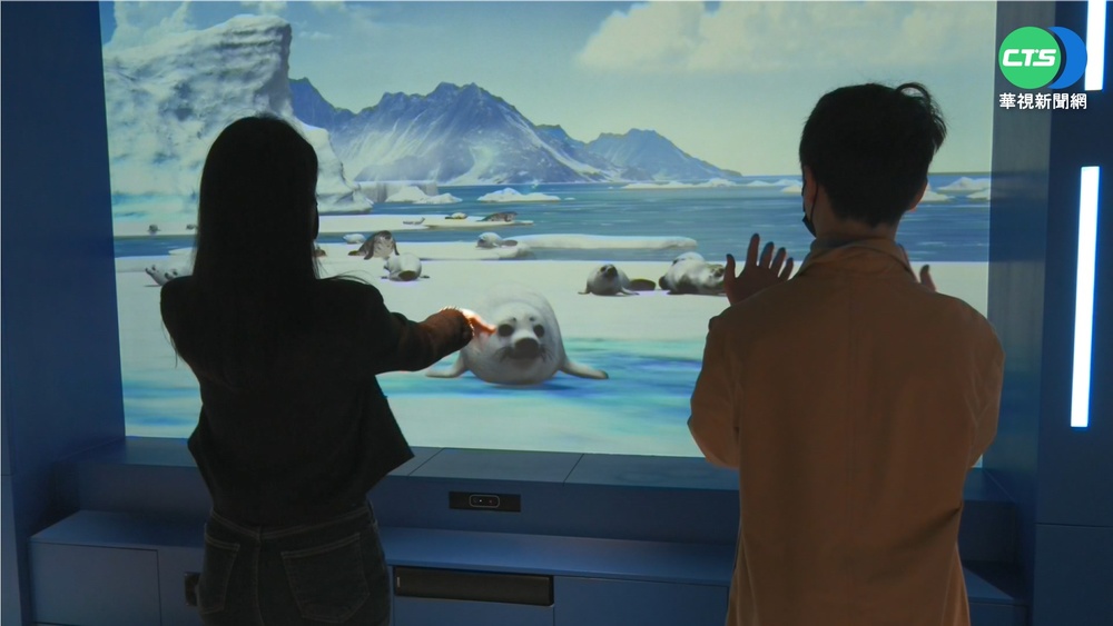 潮境智能海洋館開幕! 2樓高魚缸超震撼