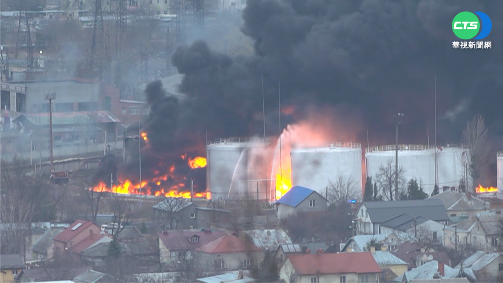 俄軍襲擊烏西城市利維夫 油庫大火五傷