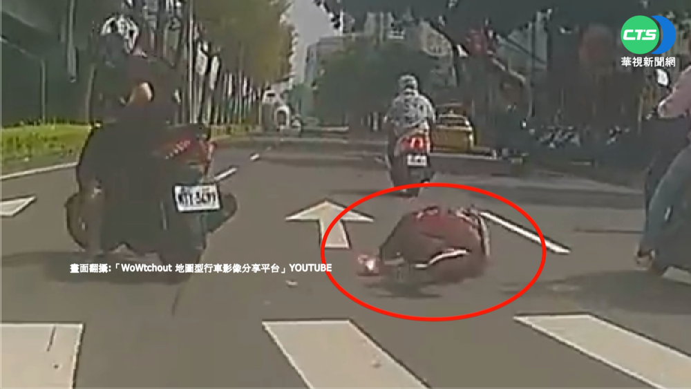 疑闖燈過馬路 機車閃避不及迎面撞婦