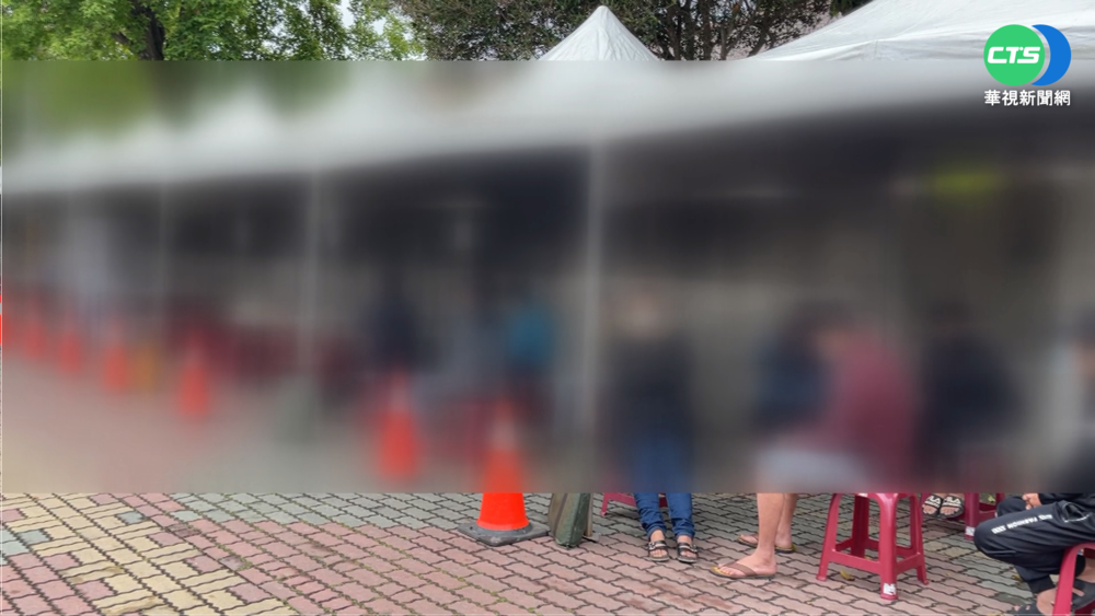 初鹿上午逾200人湧快篩站 揪出10陽性