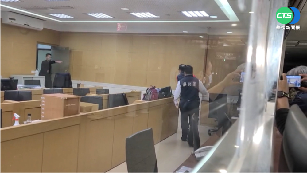 北市殯葬副處長疑收回扣 移送北檢複訊