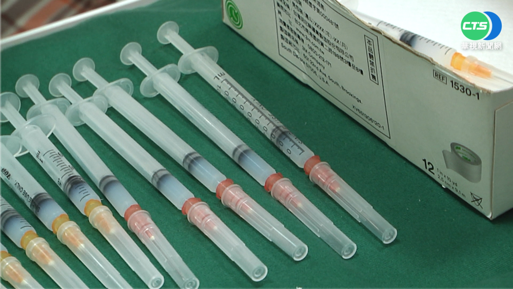 打三劑才能參加繞境! 民眾衝診所補打