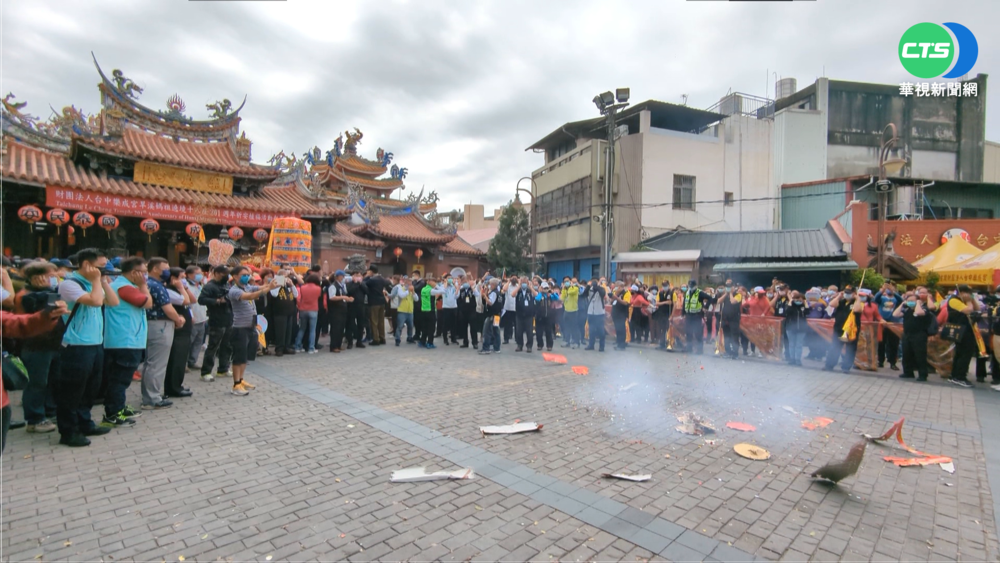 台中旱溪媽祖繞境 參加者需出示小黃卡