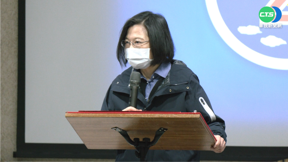 幻象機隊特檢後重新上陣! 總統親打氣