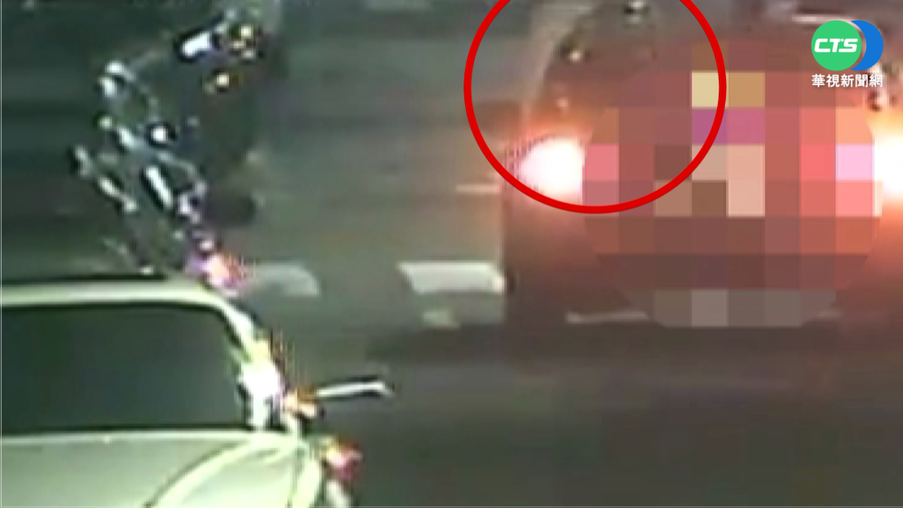 騎車接小孩遭潑不明液體 耳朵臉頰2度灼傷