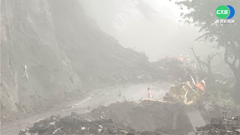 大雨沖刷! 花蓮台8線落石坍方幸無人傷