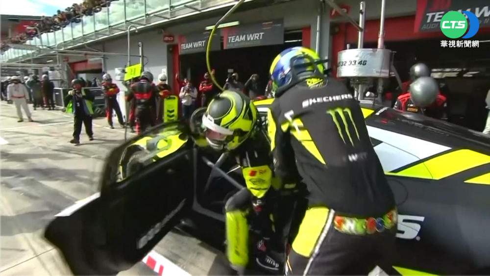 摩托傳奇Rossi轉戰四輪 進維修區鬧烏龍