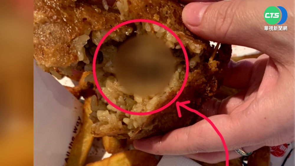 噁!速食店糯米飯夾蟑螂 消費者嚇壞狂吐