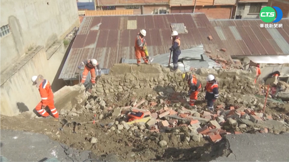 玻利維亞豪雨釀災! 擋土牆崩塌壓垮民宅