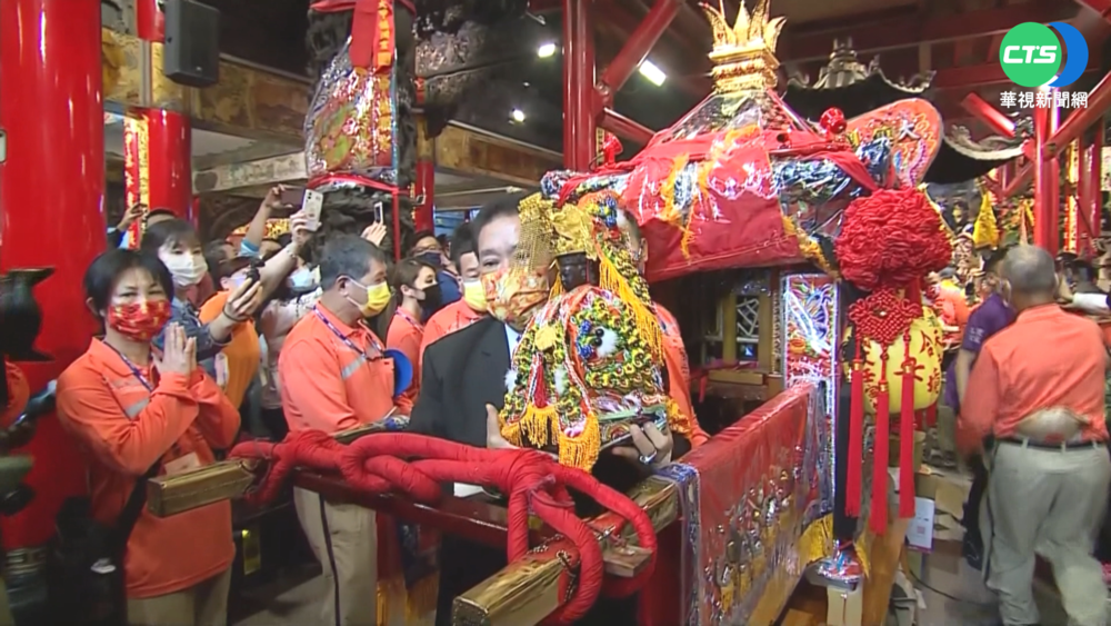 大甲媽今夜起駕 各宮廟陣頭湧鎮瀾宮