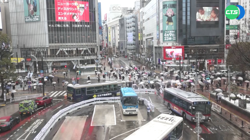 "與病毒共存"拚經濟 日確診飆5.2萬例