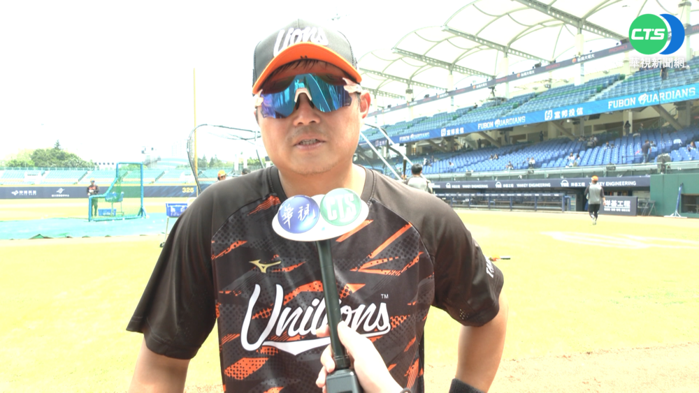 胡金龍首度"回娘家" 披統一戰袍踢館富邦