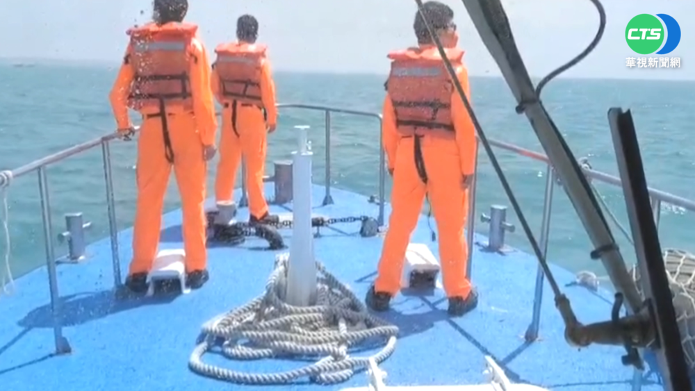 "德榮號"後龍外海翻覆 海空搜救失蹤2人