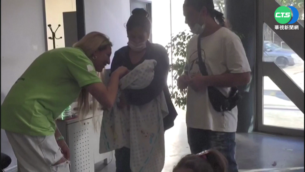 嬰兒嗆到呼吸停止 阿根廷醫護成功搶救