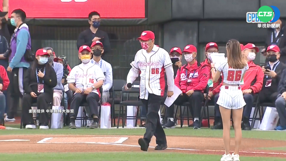 味全龍天母主場開幕戰 柯文哲受邀開球