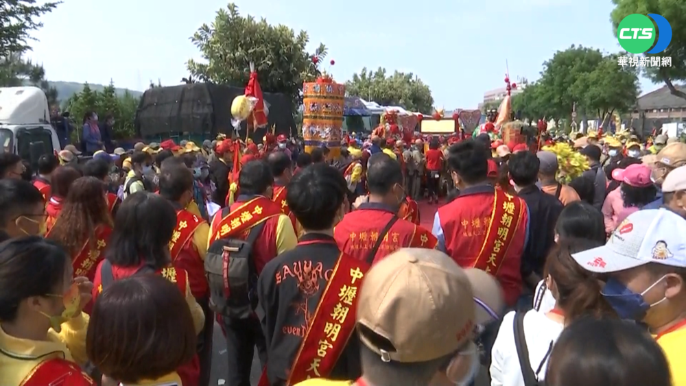 大甲媽回鑾! 信眾虔誠跪拜 場面盛大