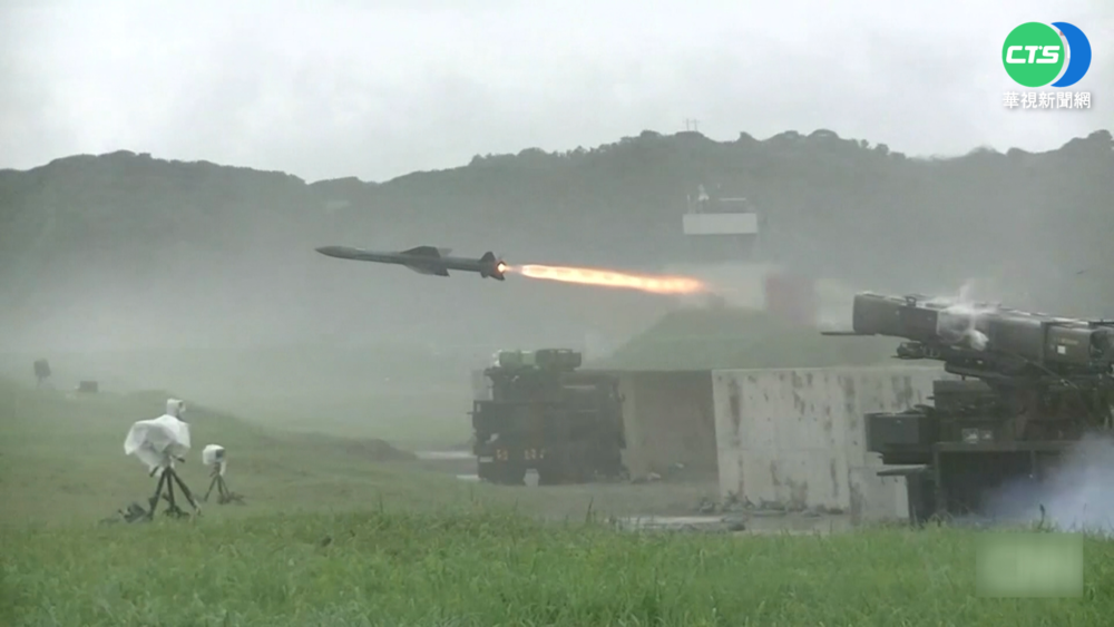 中艦侵擾釣魚台 日漁民遭追趕險被撞沉