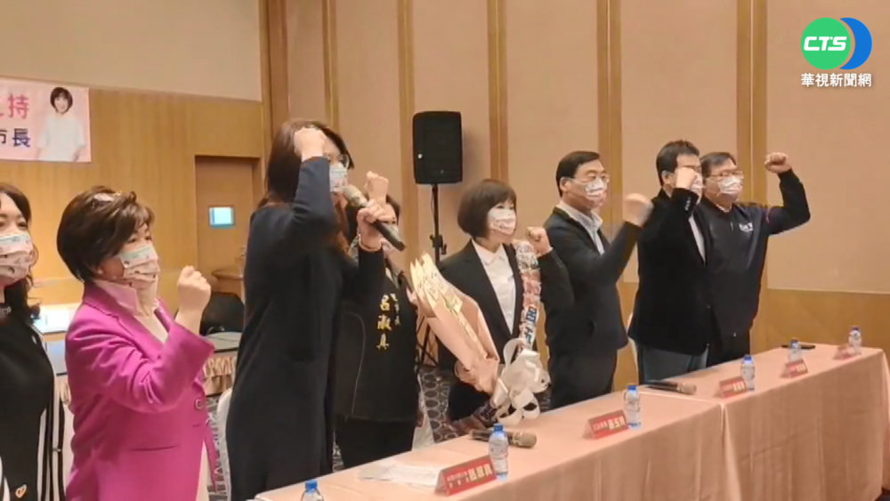 藍營呂玉玲宣布選桃市 羅智強送祝福