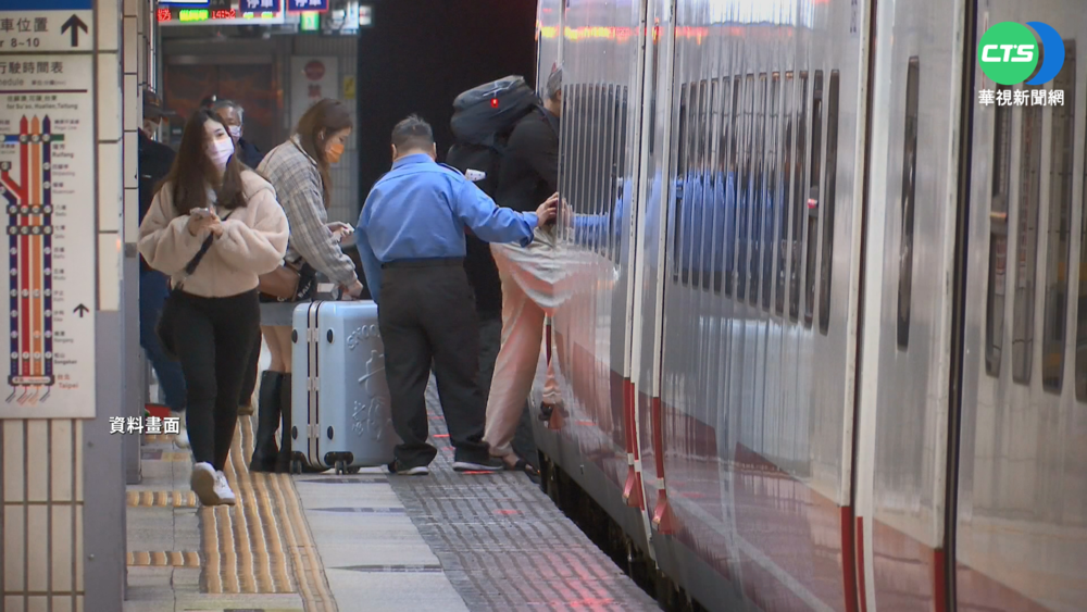 五一台鐵1.2萬人不加班 交長公開信喊話