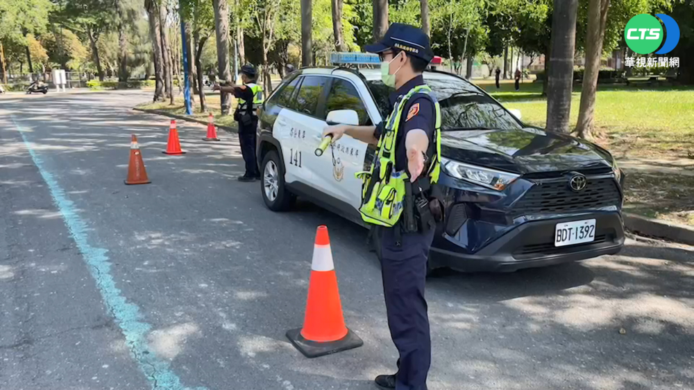 機車倒路中無警示.交管 警疏失釀二度車禍