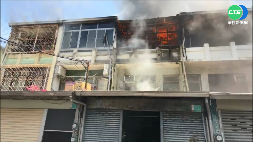 台南民宅火延燒4戶 義消救災心臟不適送醫