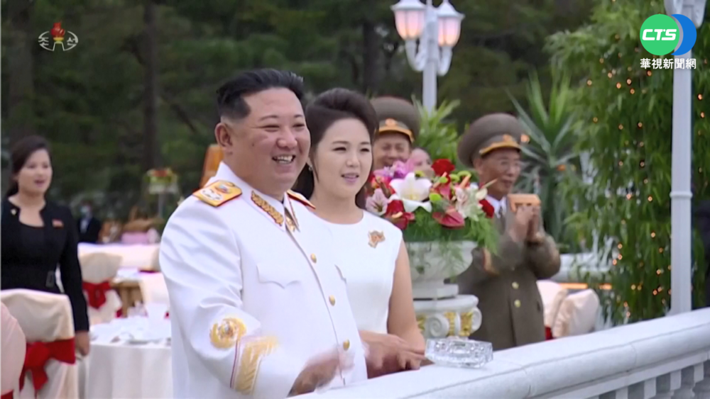 北韓公開閱兵畫面 金正恩宴請將領