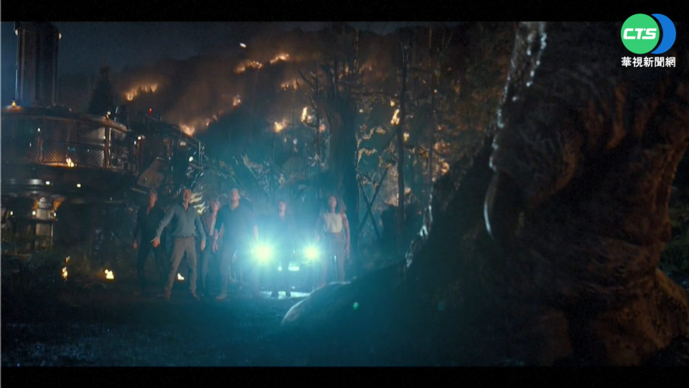 暑假強片來了! 阿湯哥.侏羅紀恐龍參戰