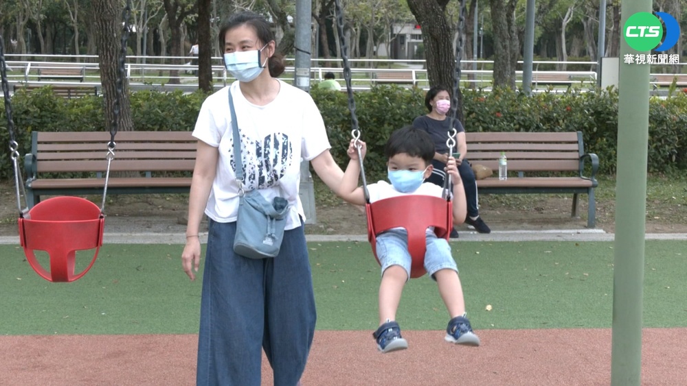 兒童半劑莫德納5/2打 家長憂副作用陷兩難