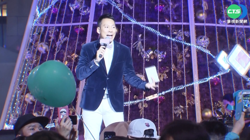 演藝圈再爆疫情! 艾力克斯1家4口確診