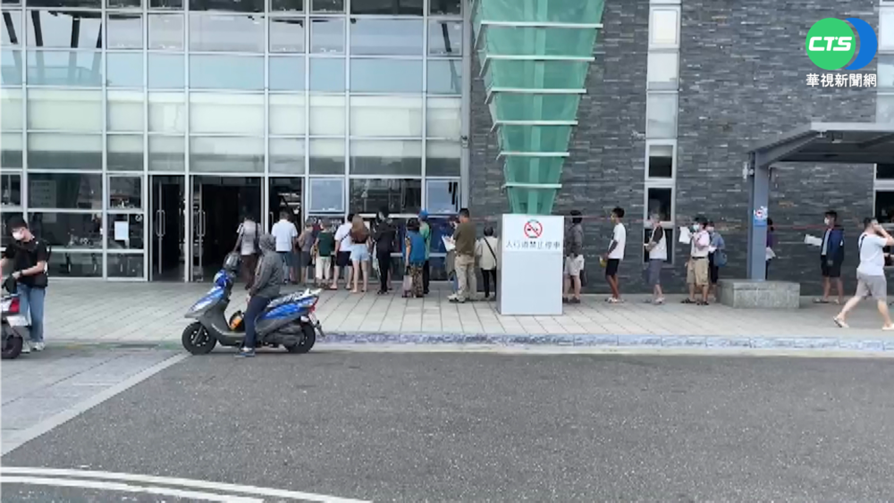 屏東.潮州2火車站接種人潮多 急追加200劑