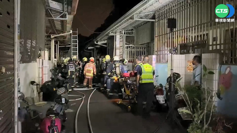 台中民宅凌晨火警 66歲男脫困命危