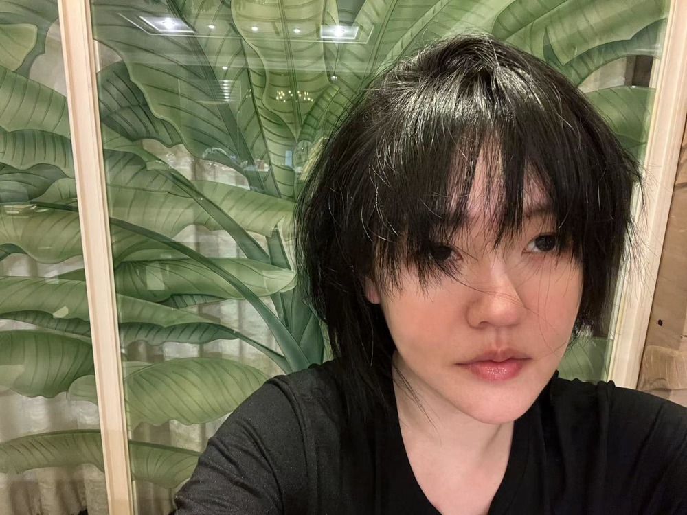 小S密切接觸確診者 快篩陰性「3+4」居隔中