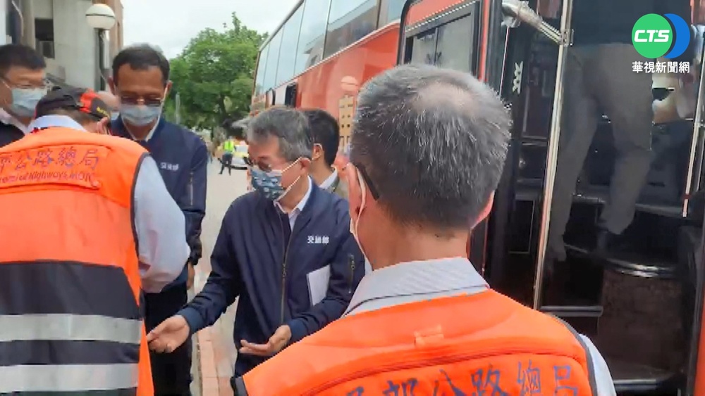 體驗花東"類火車" 王國材:環島鐵路難取代