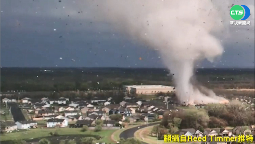 龍捲風橫掃堪薩斯州 無人機全程記錄