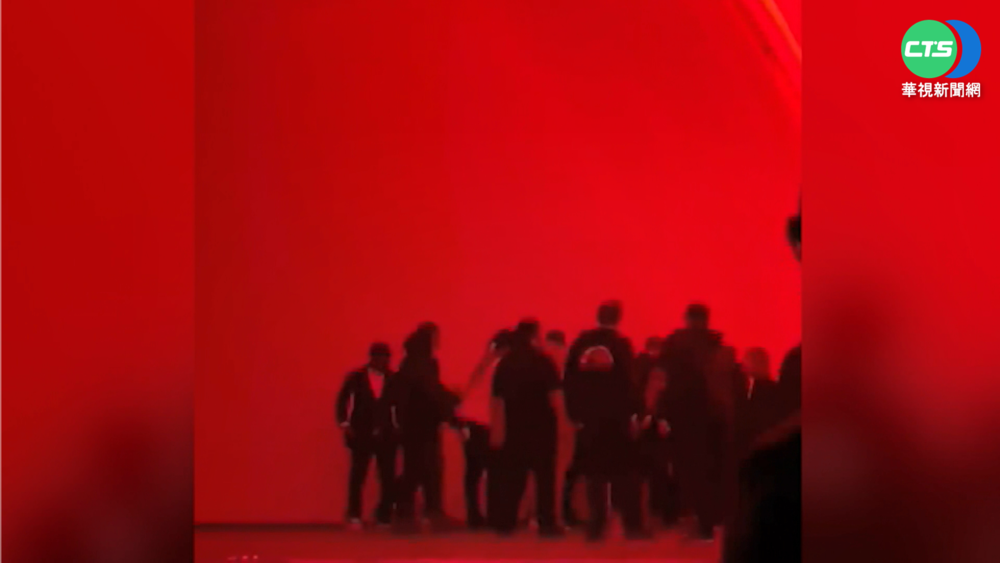 喜劇演員遇襲 洛克上台:是威爾史密斯嗎?