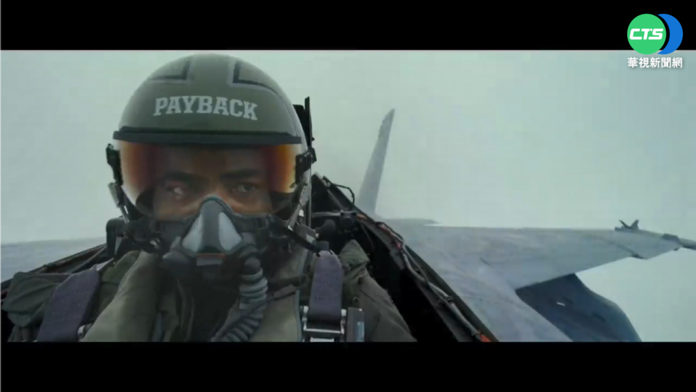 "捍衛戰士2"首映! 阿湯哥開直升機空降航艦