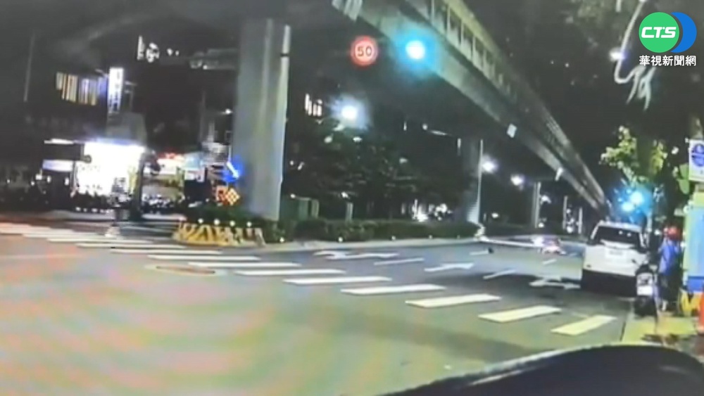 婦遛狗沒牽繩害重摔 男騎士獲賠65萬