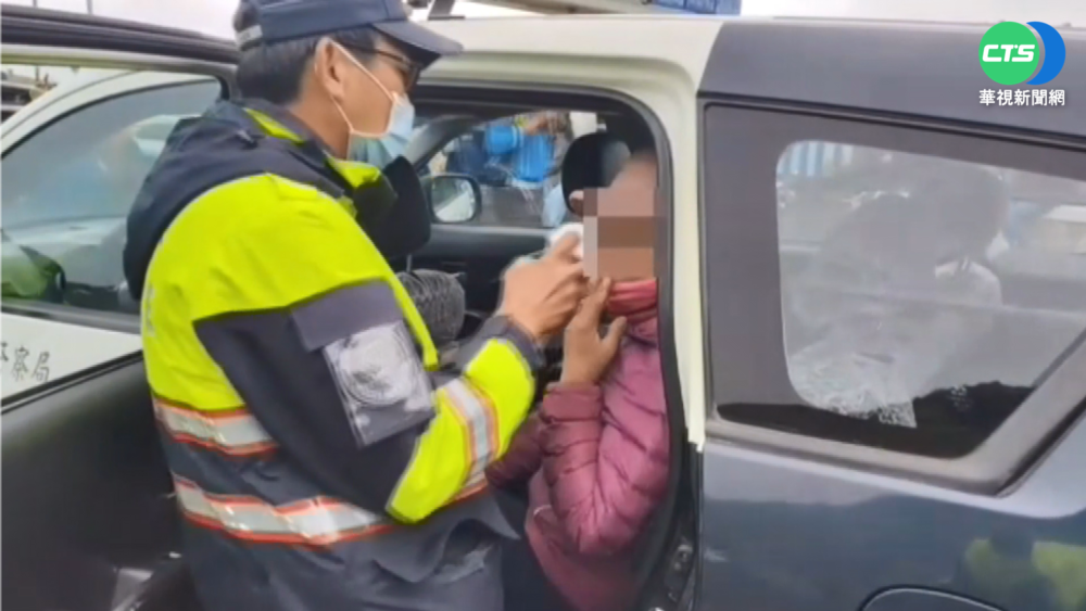 合歡山杜鵑花季湧人潮 高山症患者暴增