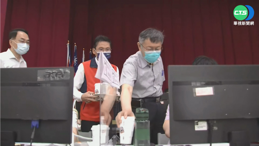 專責病房拉高至30% 柯:洪峰將到全力備戰