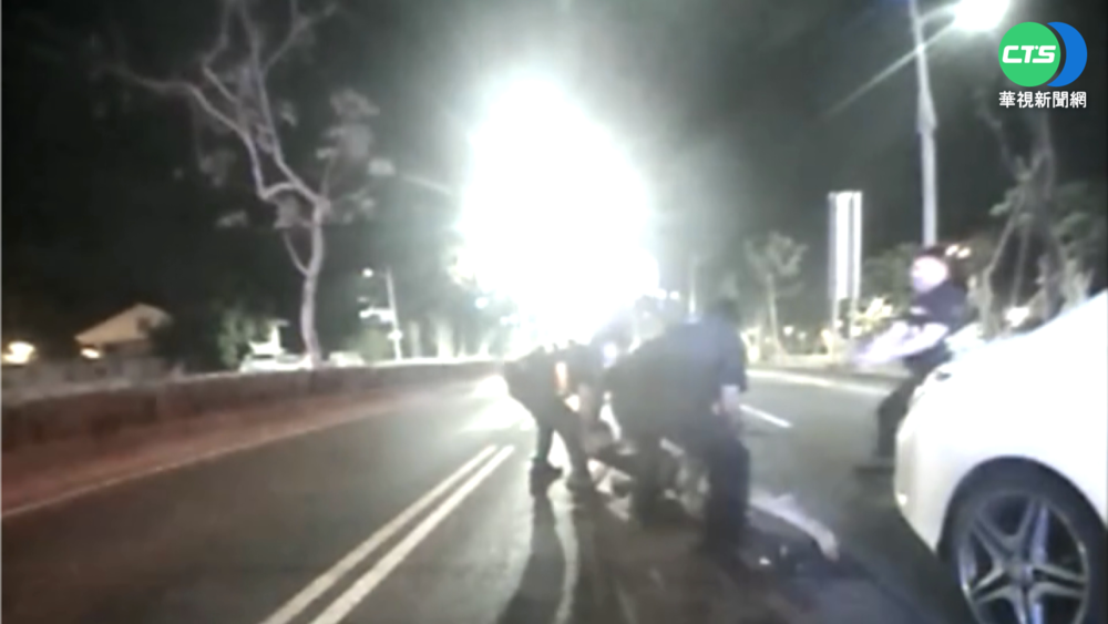 酒駕屢犯拒攔檢 竟還"叩母到場助陣"