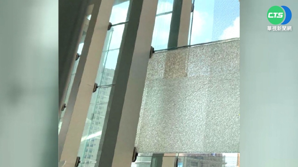 玻璃帷幕2年內爆47片 中捷遭疑驗收瑕疵