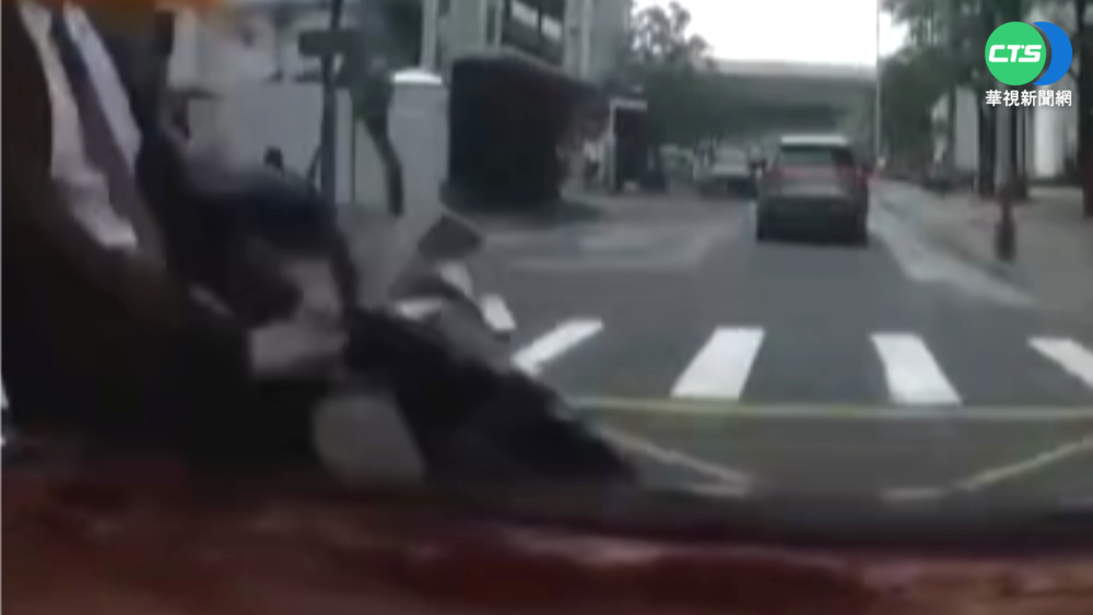 騎車滑手機被撞飛 竟反討15萬賠償金