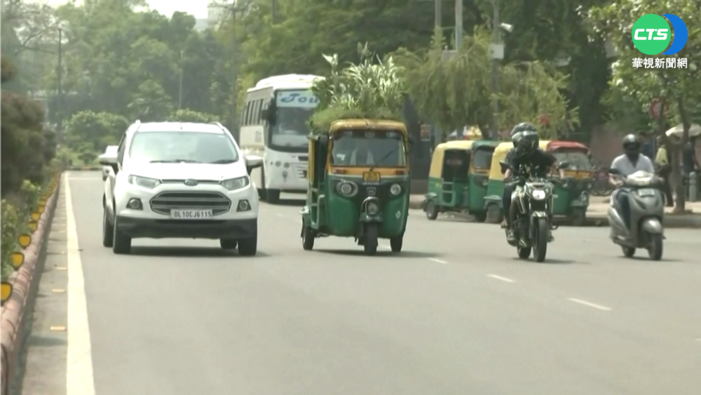 熱浪狂襲印度 消暑"花園嘟嘟車"降溫