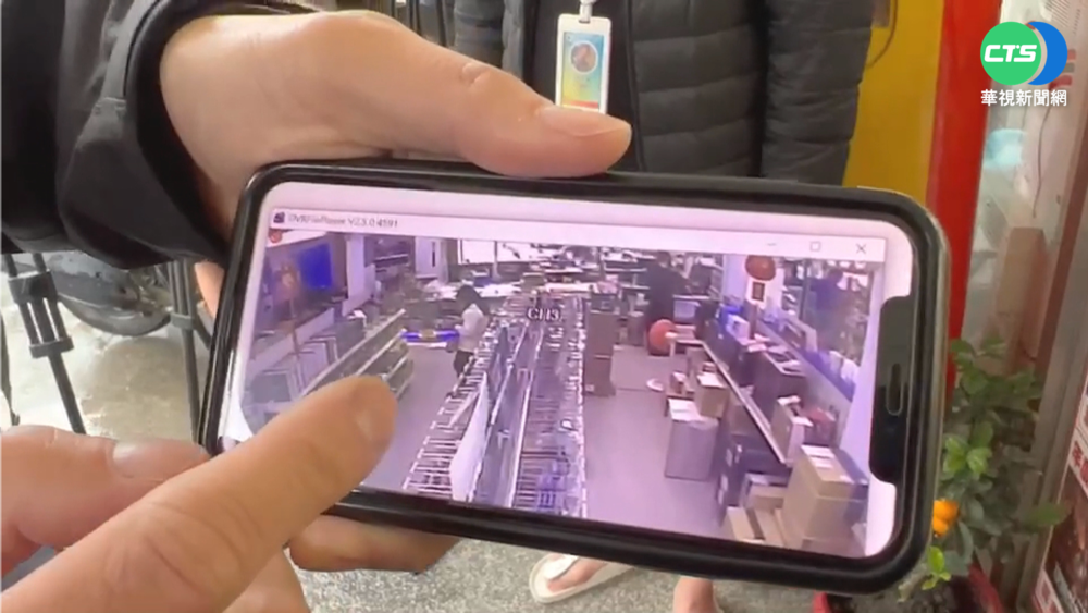沒鎖櫃手機遭竊損失14萬 店員拒賠遭調職