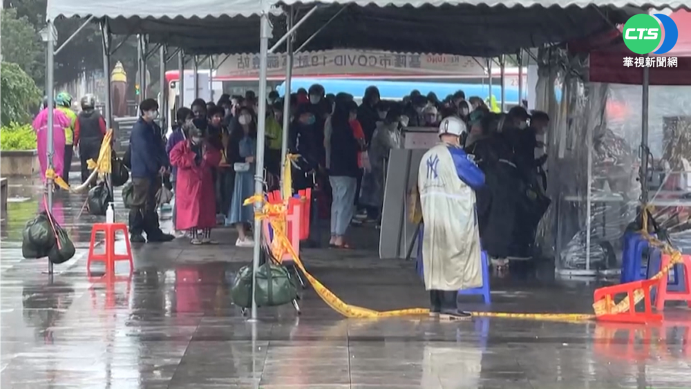 中正紀念堂加開車來速 4線道分流拚效率