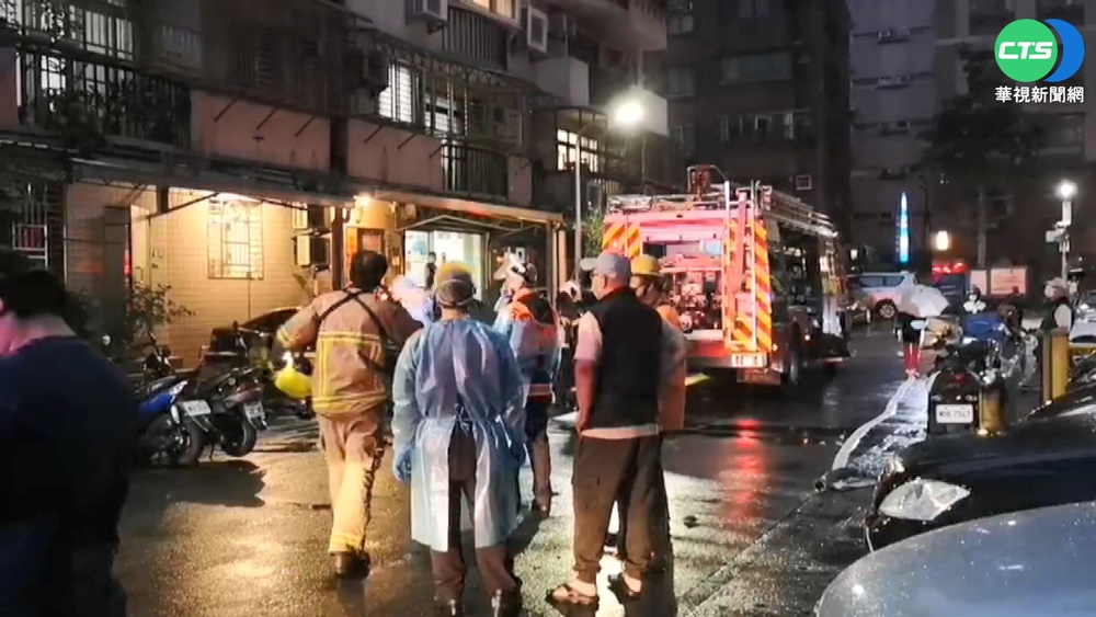 士林5樓民宅火警! 1男躺浴室 救出已不治