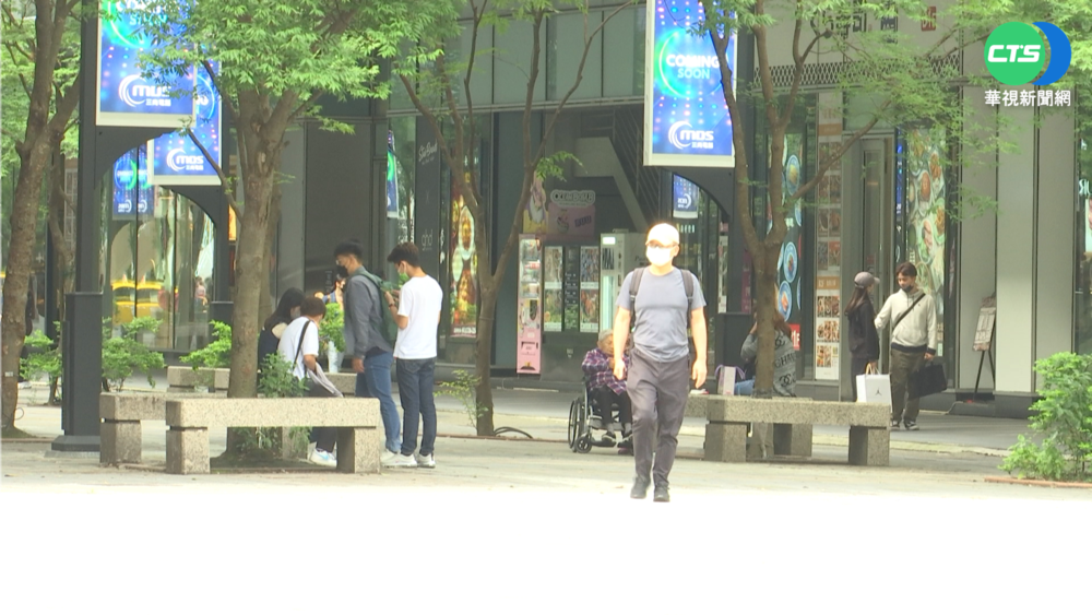 台灣人"自主類封城" 大眾運輸人流少56%