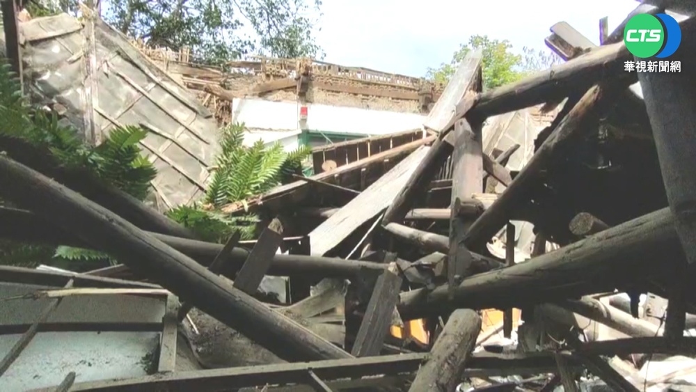 竹縣古屋舊內灣派出所 連日降雨屋頂塌