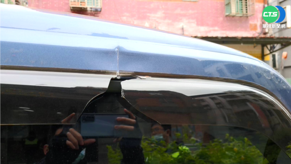 累犯! 對方不讓超車 男亮開山刀砍車窗