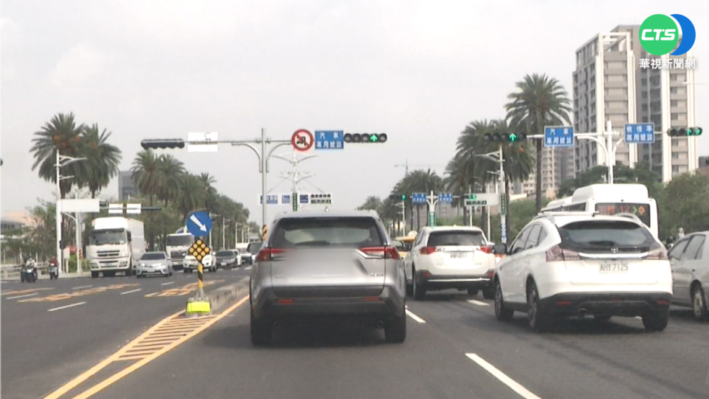 直行道突變左轉道 高市民眾批"陷阱"